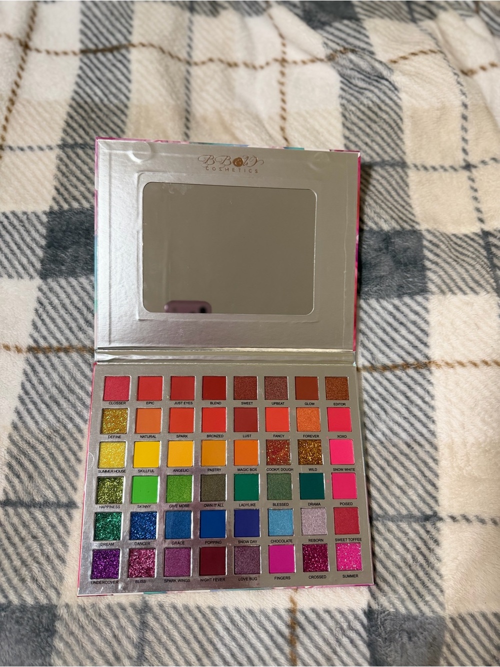 Multicolor 42-Shade Eyeshadow Palette - Vibrant Pink & Mixed Tones